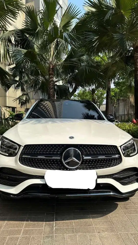 CASH LOW KM Mercedes-Benz GLC200 2022 Bensin