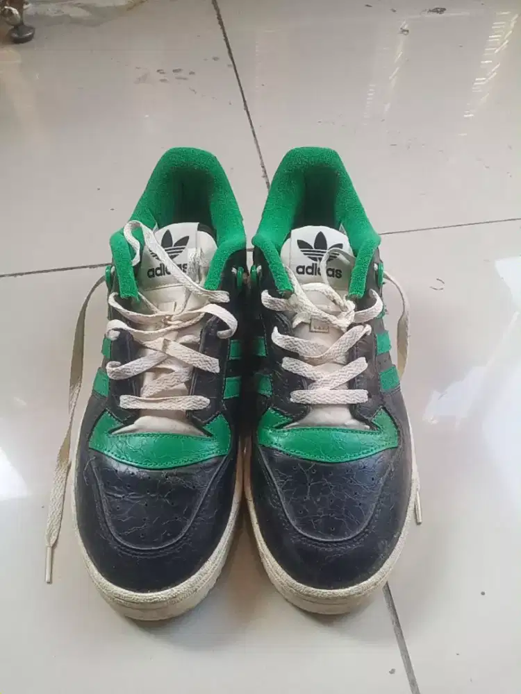 SEPATU ADIDAS  RIVALRY 86 LOW