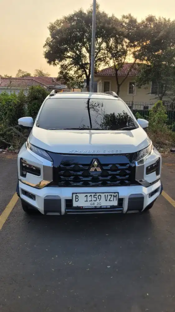Xpander cross cvt premium 2025