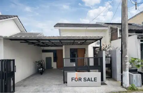 Rumah siap huni, tanah luas, lokasi strategis. EV charging Ready