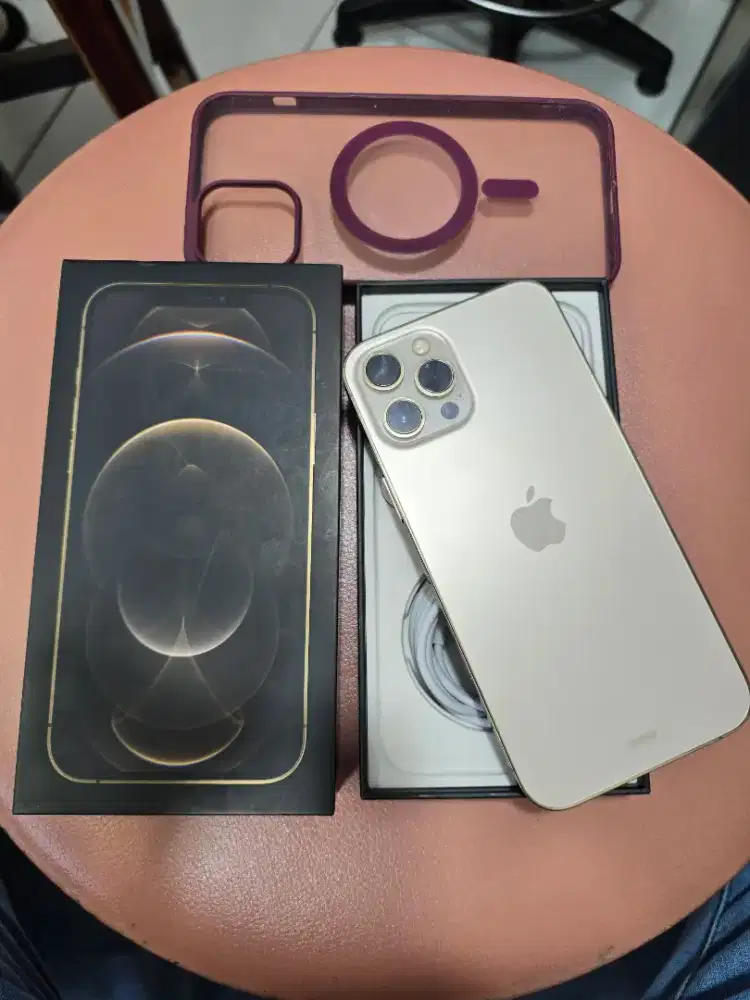 Iphone 12 PROMAX 512GB ex Ibox BH 75% , MULUS FULLSET ORI