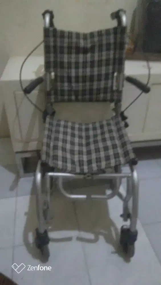 Kursi roda bekas kondisi baik aman