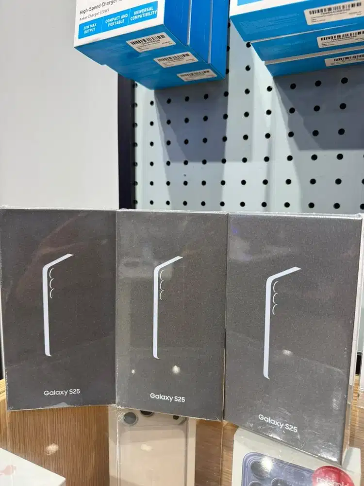 Samsung Galaxy S25 256GB New