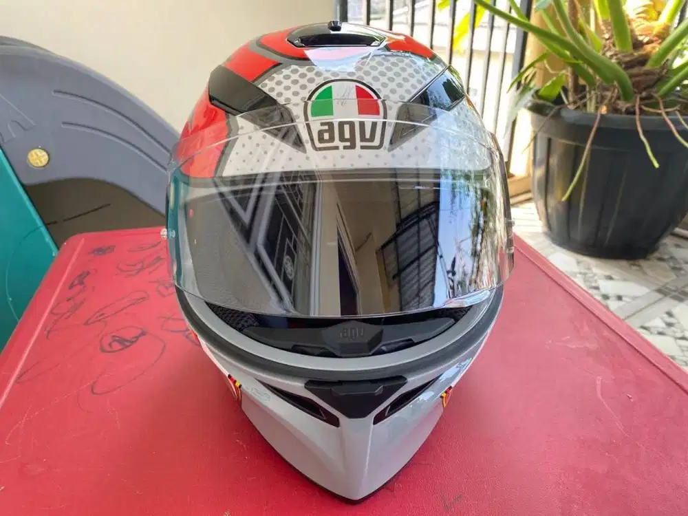 Helm AGV K3 SV dengan grafik motif Bubble, Double Visor