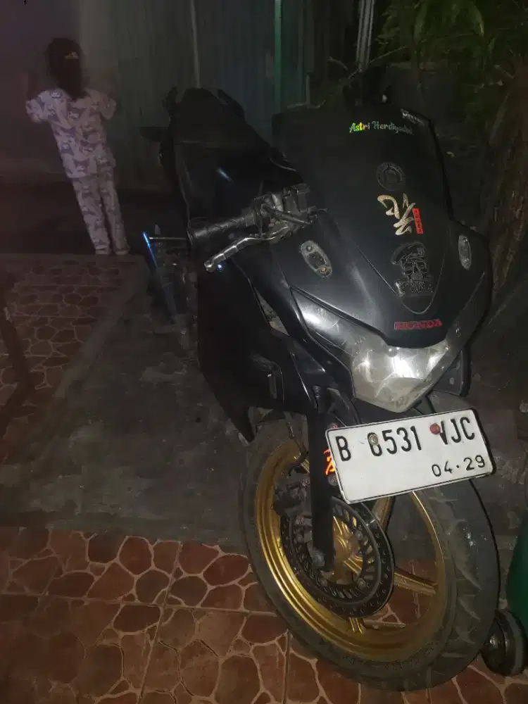 Cbr 150r CBU thailand