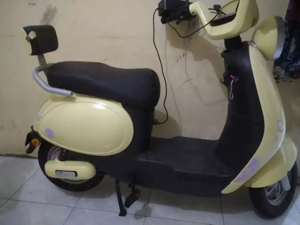 Sepeda listrik merk genio