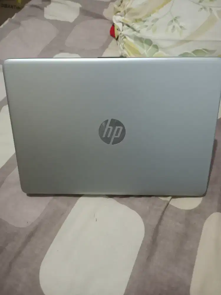 Laptop HP 14s Ryzen 3 5300U RAM 8GB SSD 512GB Bekas kondisi baik