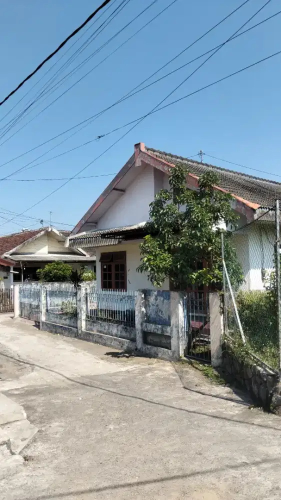 Jual rumah hunian pojokan lapangan sukorejo sembersari