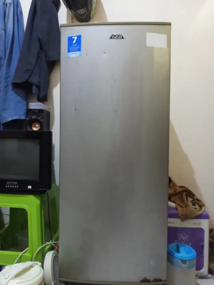 Kulkas satu pintu merk aqua