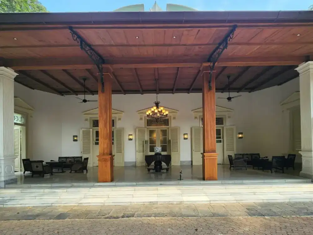 Gedung Serbaguna Bersejarah  Di Lokasi Premiumnya  Area Menteng , Jakarta Pusat