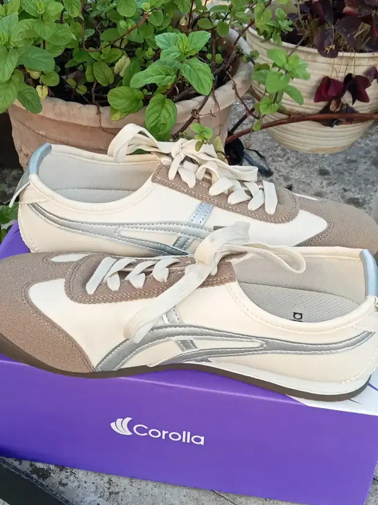 Sepatu cewek corola