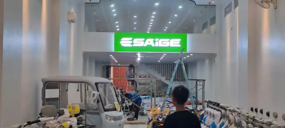 Neon box ,letter timbul fasad