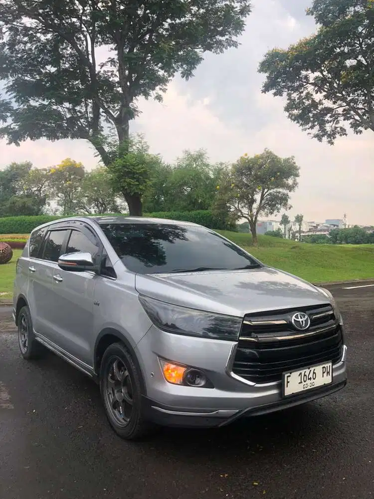 Toyota Kijang Innova Venturer 2017 Bensin