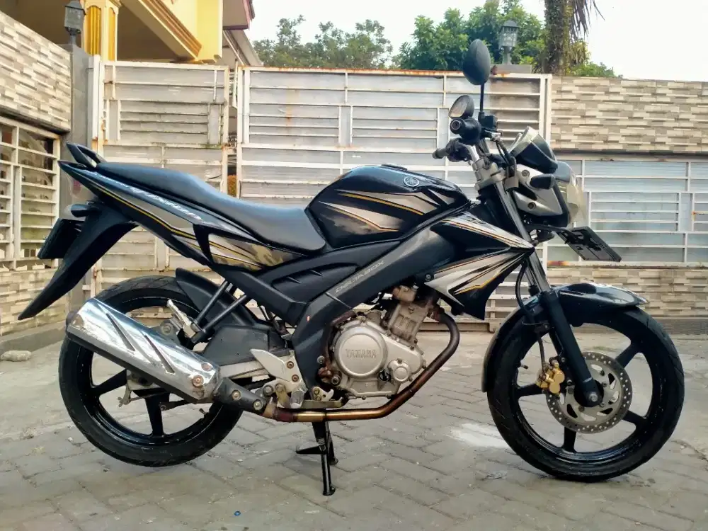 Yamaha Vixion lengkap motor sehat walafiat keterangan detail dibawah