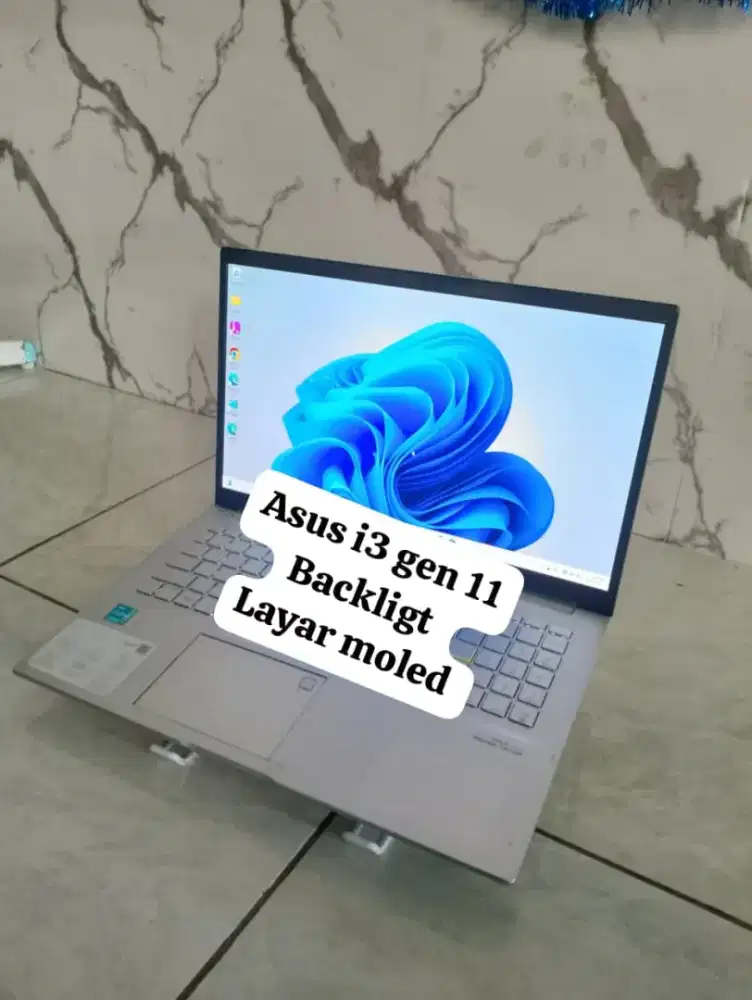 Asus x513 core i3 gen 11 layar moled