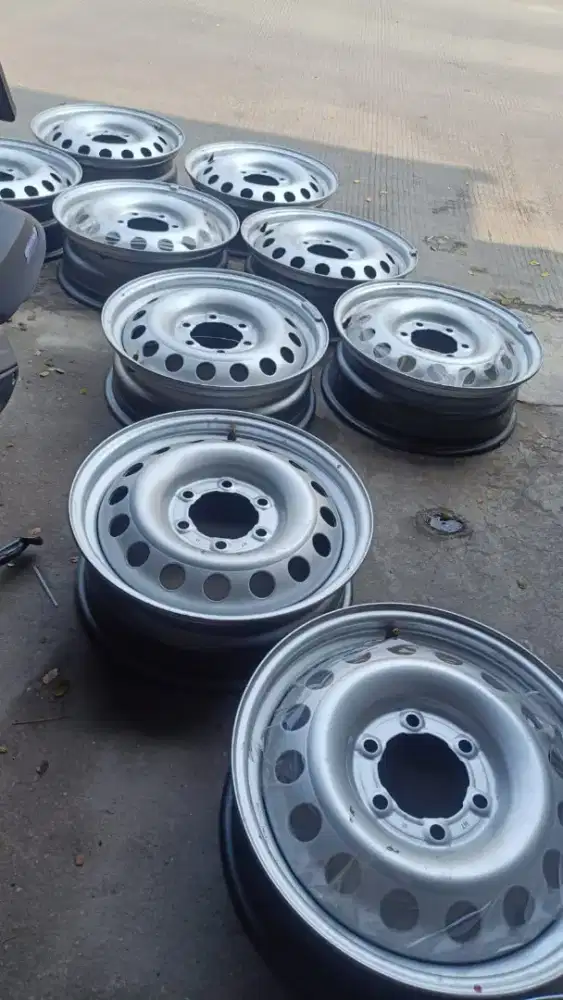 Jual velg hilux Redy banyk