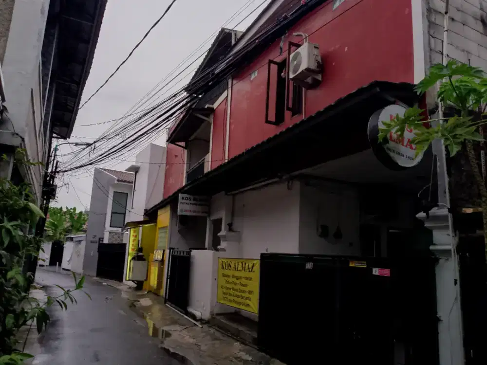 Dijual Usaha Kos 18 Kamar 2.5Lt LT 138m2 LB 284m2 SHM IMB di Condet