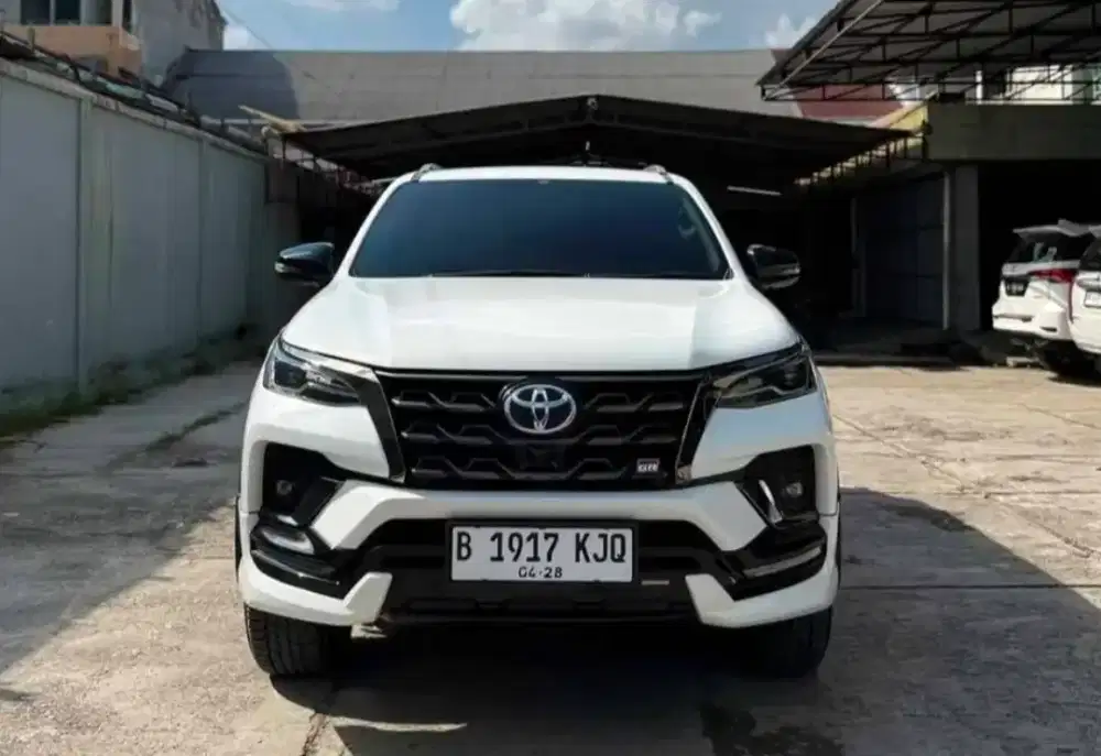 FORTUNER VRZ 2.8 4X2 AT 2022