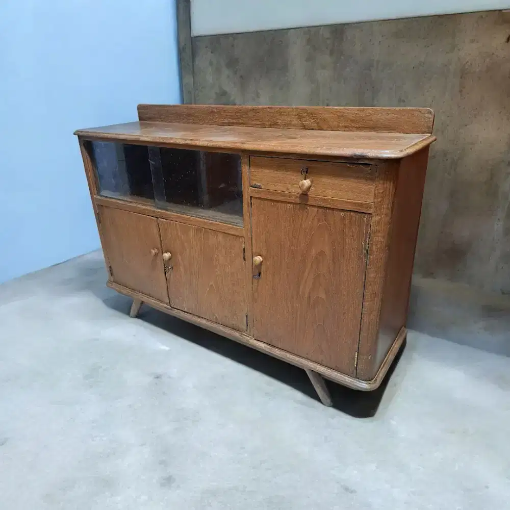 Buffet istimewa
dimensi
P140cm
T93cm
L39cm