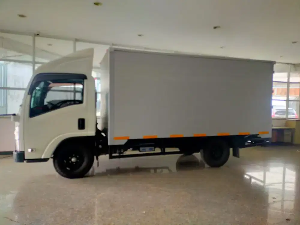 Isuzu Elf NLR Long Box Aluminium