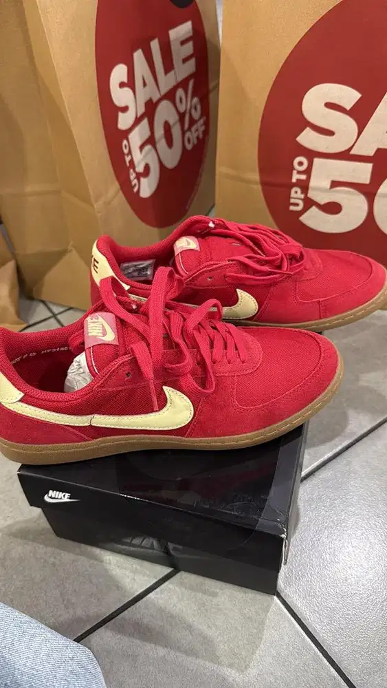 Nike field general