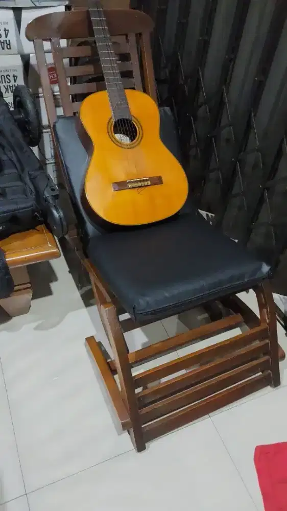 Kursi santai dari kayu jati (bs duduk dan bisa buat tiduran)