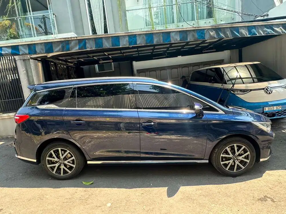 BYD M6 2024 Listrik