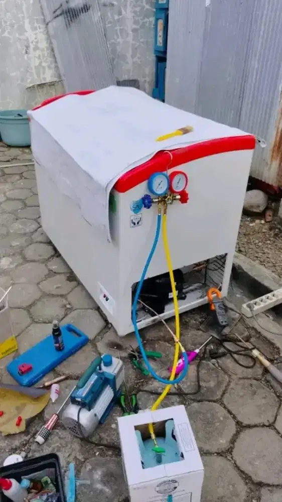 Terima servis AC, cuci AC, isi freon AC, bongkar pasang AC, dll