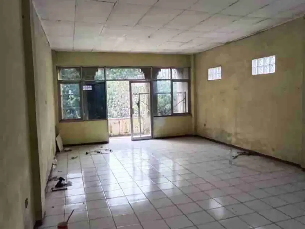 Ruko Disewa Mainroad Jl. Jend. Sudirman Bandung 3 Lantai – 192 m²