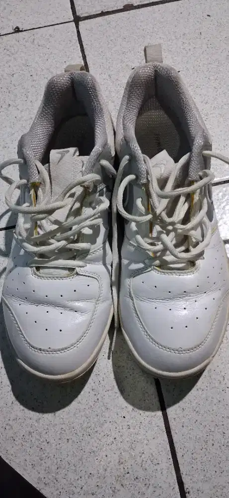 SEPATU BADMINTON FLYPOWER