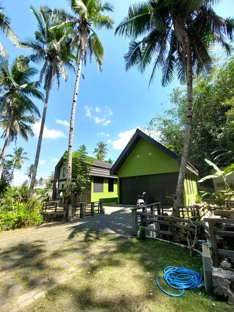 Rumah Rasa Villa dengan Aliran Sungai di Area Sejuk Pakem
