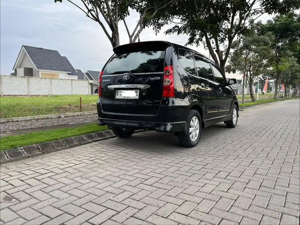 Dijual avanza type S tahun 2011
