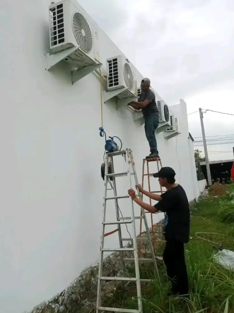 Terima servis AC, isi freon AC, bongkar pasang Ac, cuci AC, dll