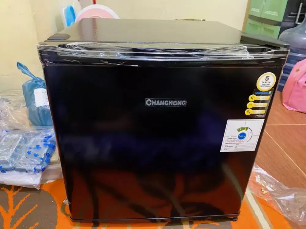 Kulkas minibar merk Changkong kapasitas 50 liter