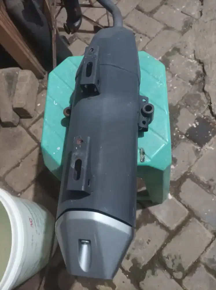 Knalpot standar Vario 125 Original