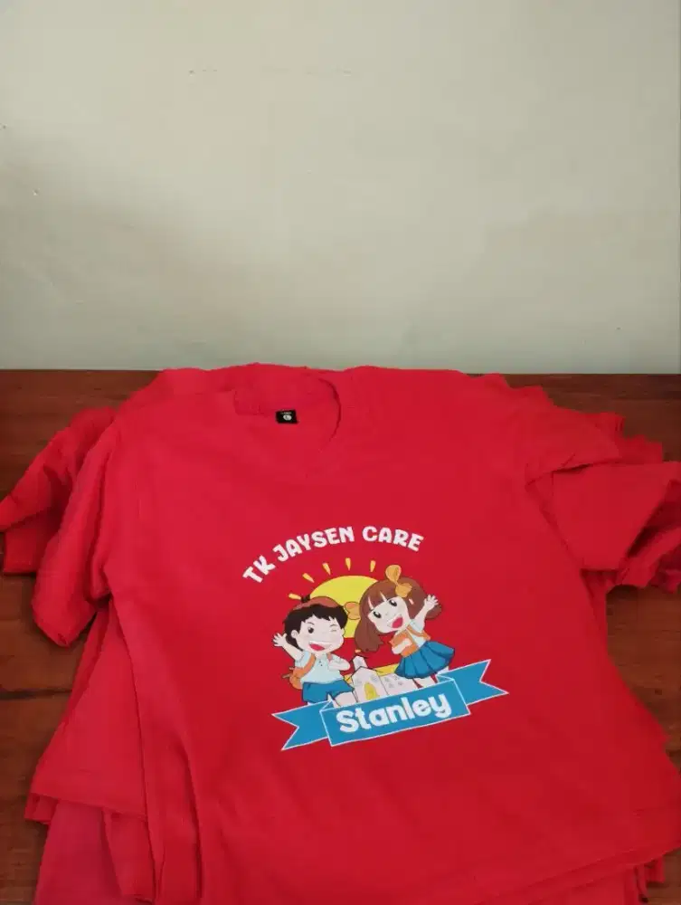 pembuatan kaos sablon satual-lusinan dan berbagai merchandise keren