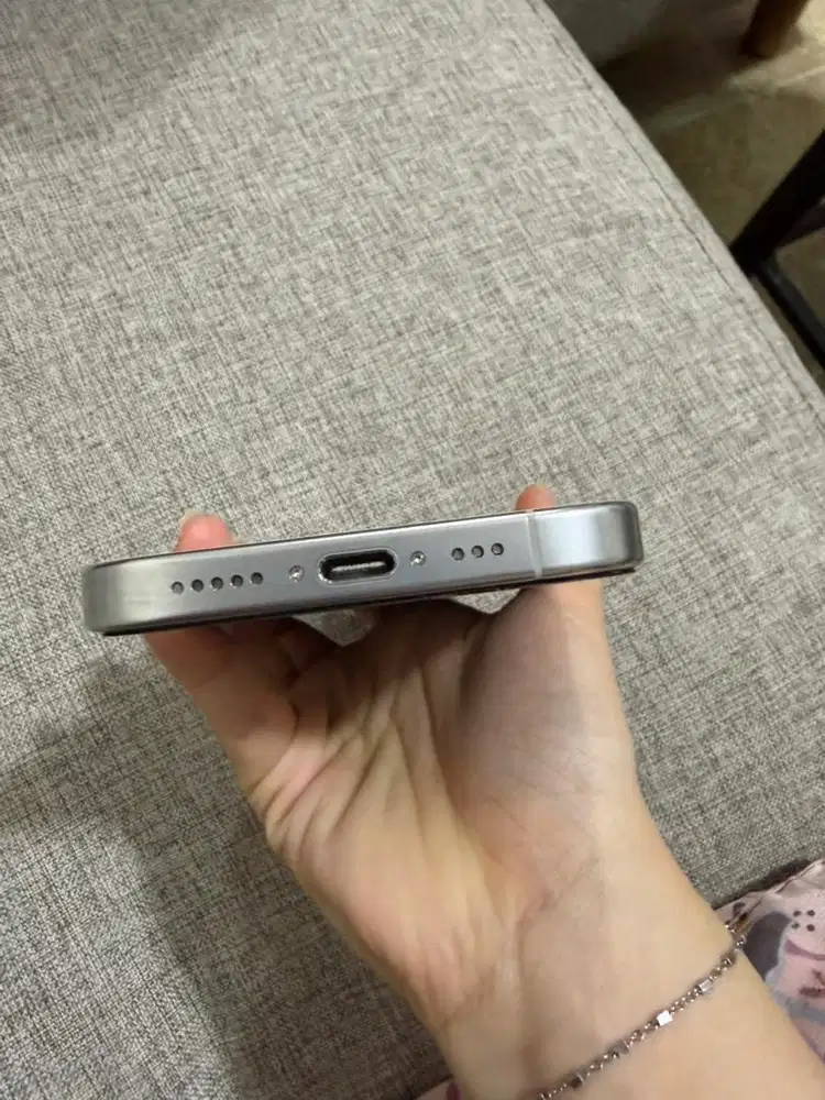 Iphone 16 pro 256 Resmi