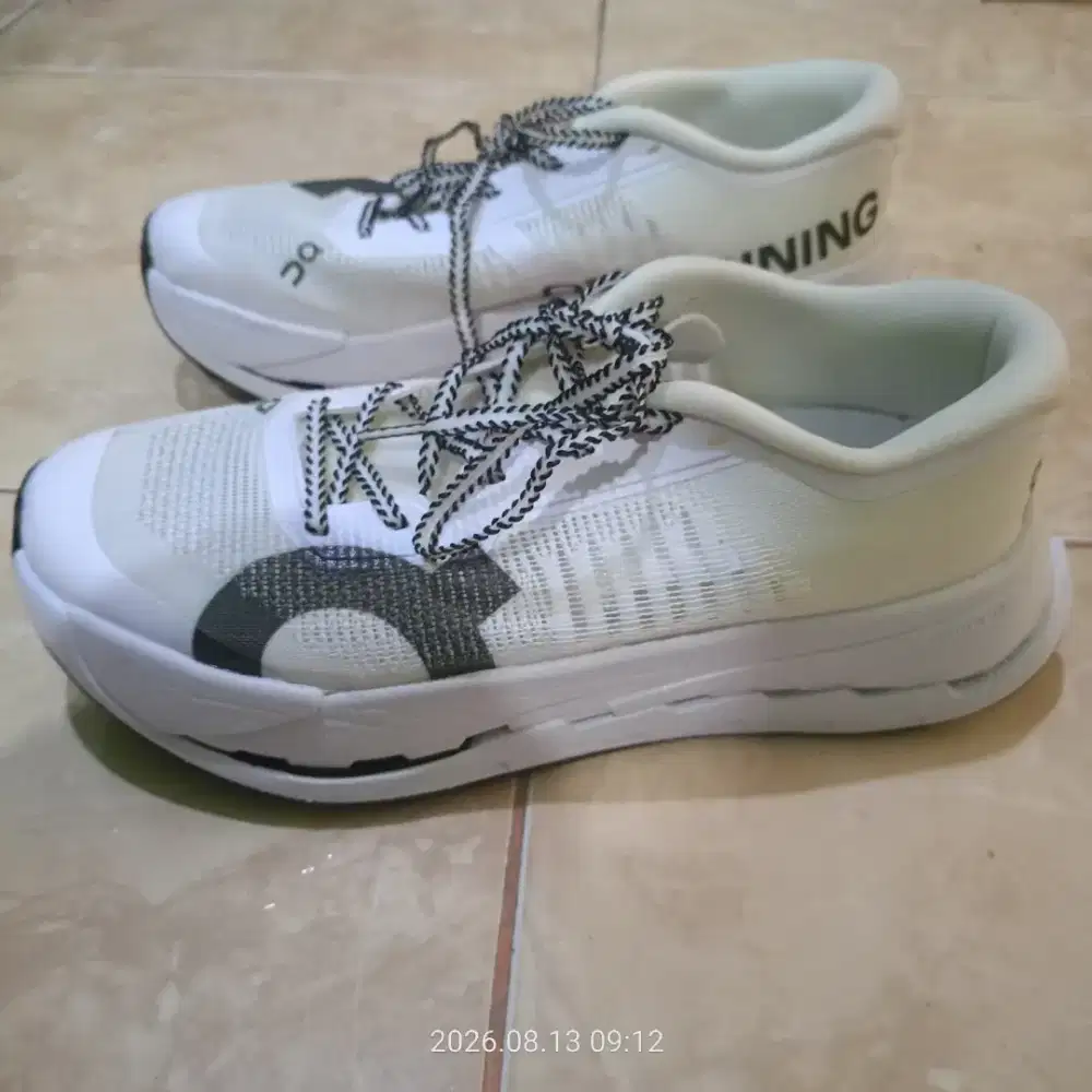Sepatu Oce size 42