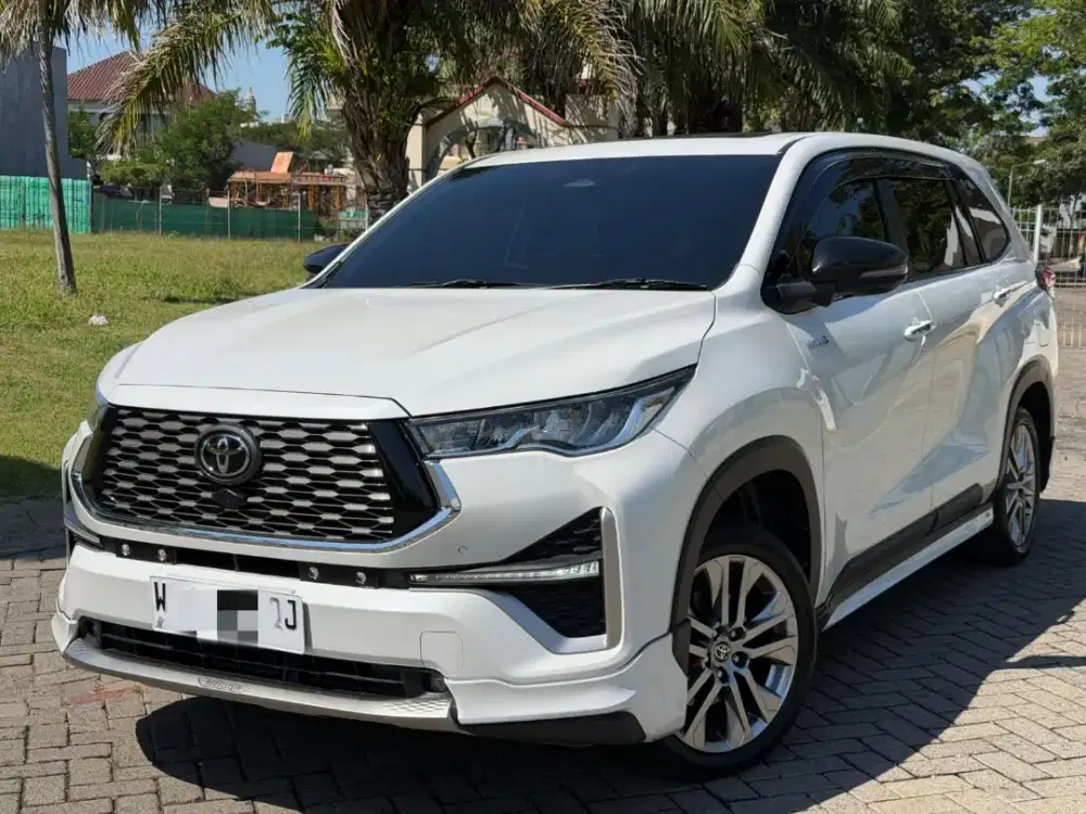 Toyota Innova Zenix Q Hybrid Modellista 2023 Matic Putih Mulus