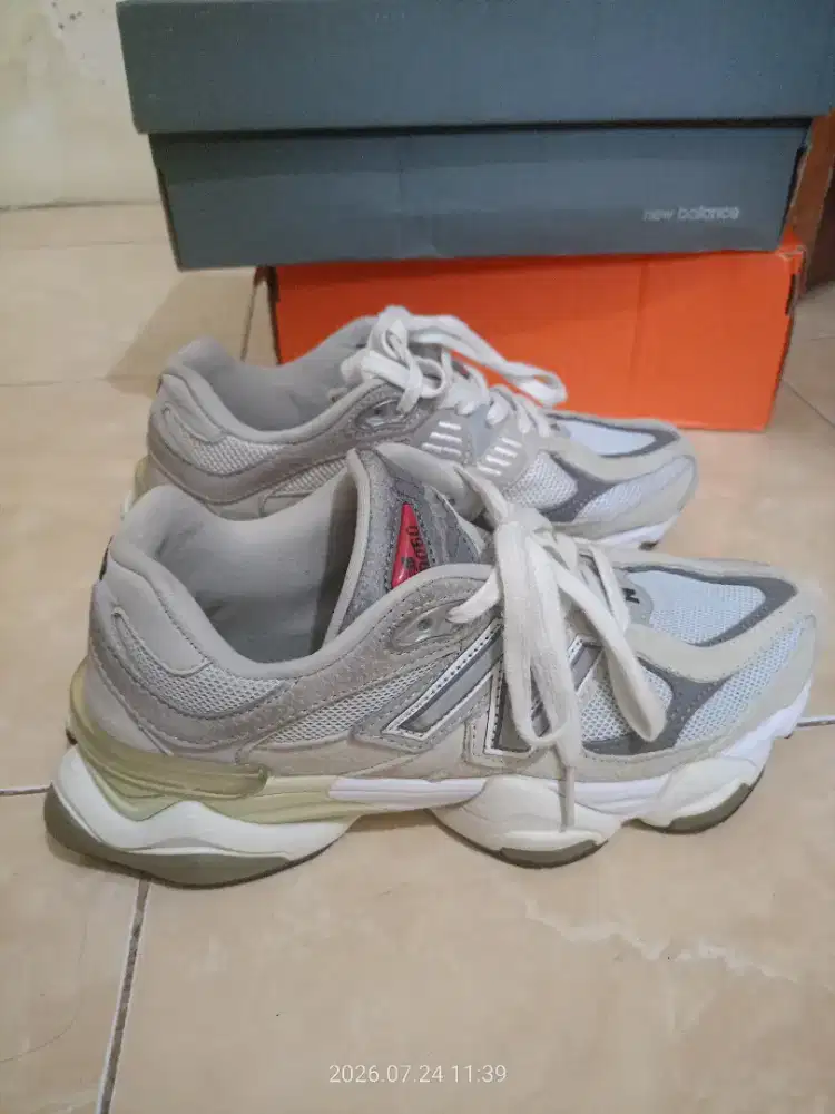 Sepatu enbe 9060 preloved