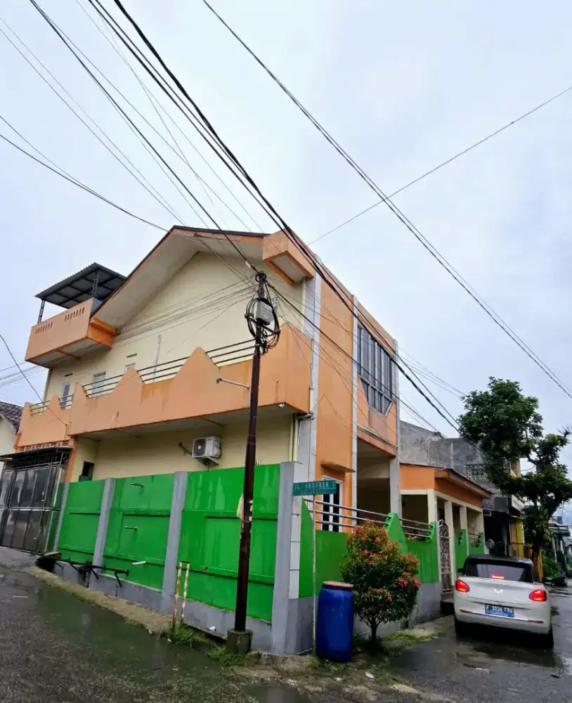 Rumah 2,5 Lantai Full Furnished, Mega Sentul, Sukaraja, Kab. Bogor