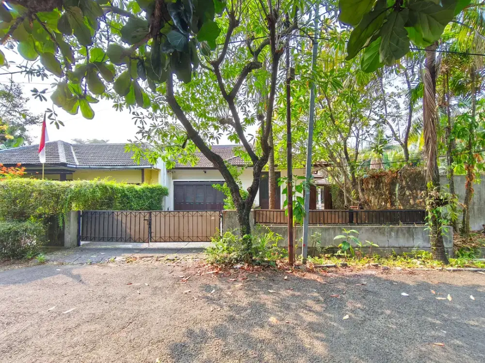 Rumah Luas 5 Kamar Siap Huni 15 Mnt ke Gerbang Tol Tebet  J-47259