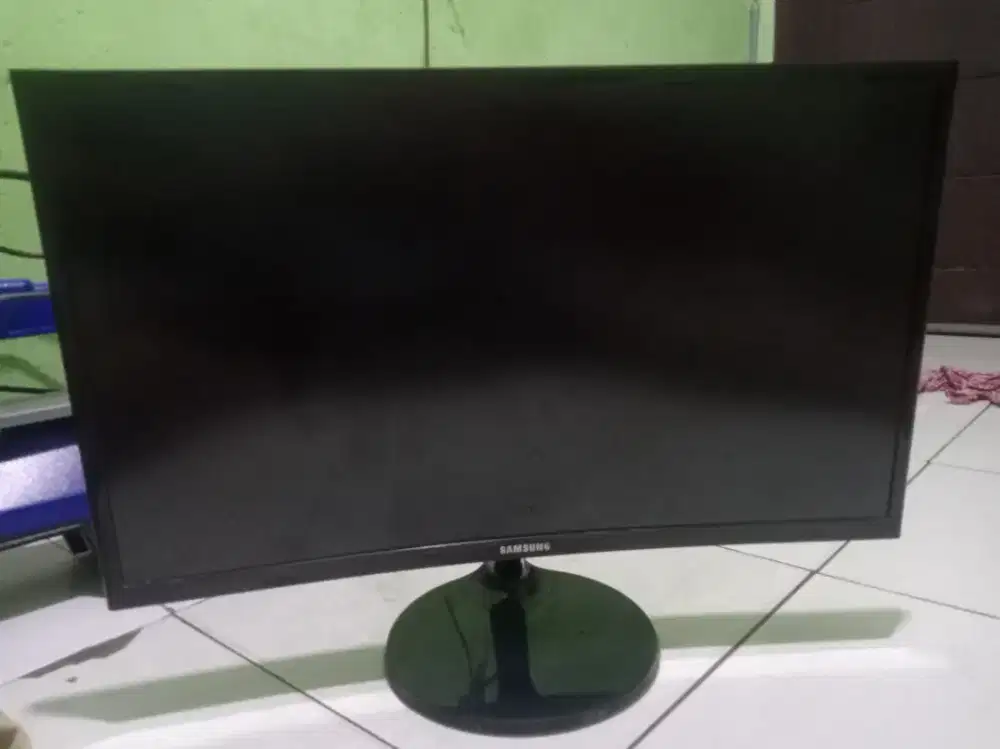 Monitor samsung 24 inch curve minus
