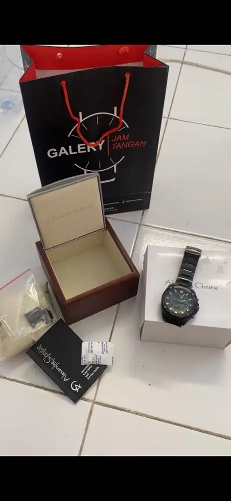 Jam tangan pria Alexandre Christie