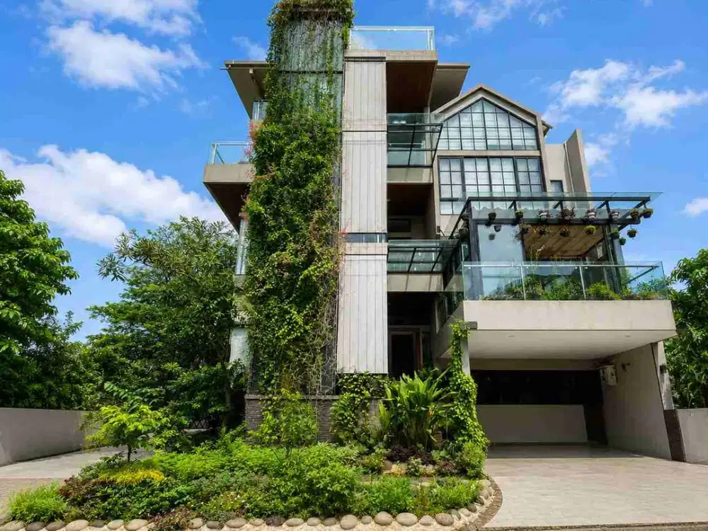 DIJUAL – Luxury Green Home Lift & Solar Panel di De Latinos BSD