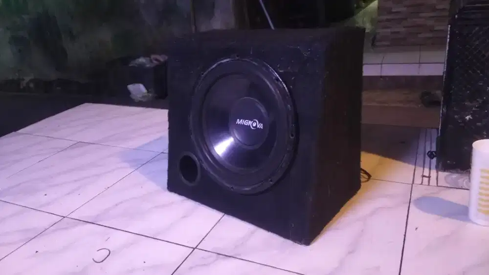 Speaker subwofer plus box