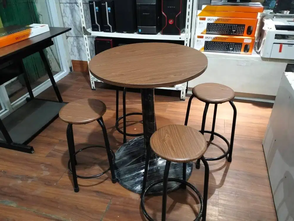 1Set Meja dan Kursi Cafe