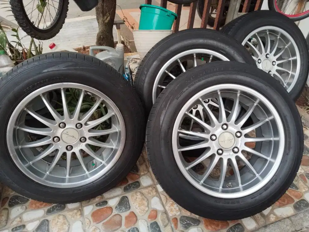 Dijual Velg dan ban bekas