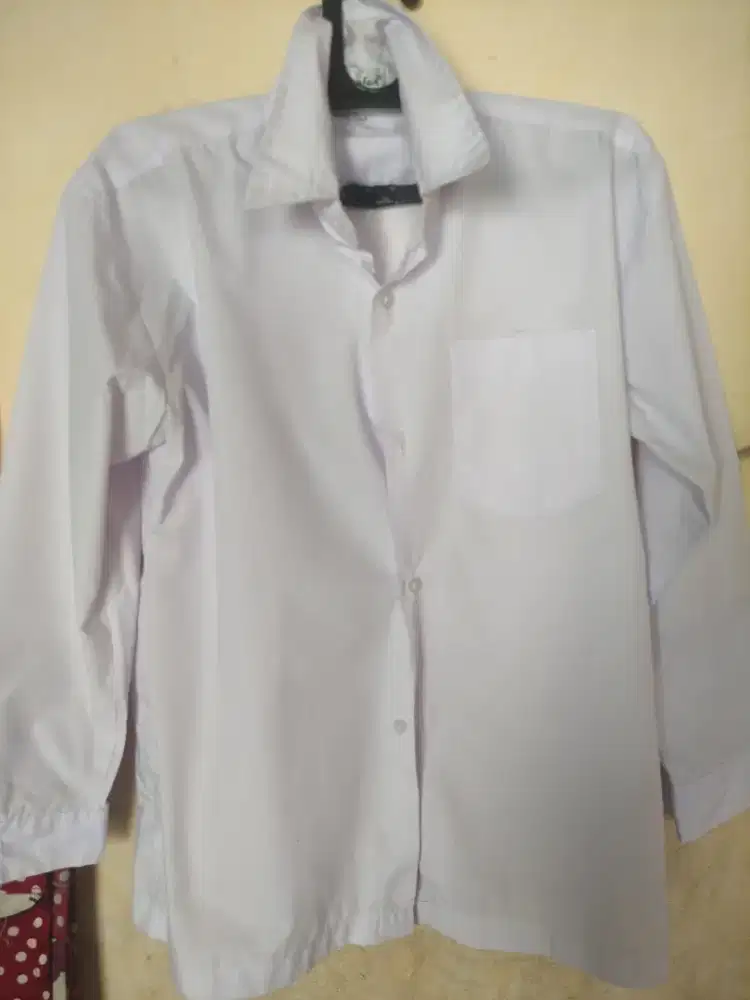 Kemeja putih like new mulus L