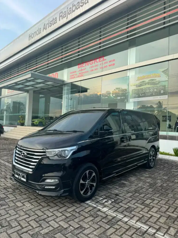 Hyundai H-1 2.5 CRDI Matic 2019 Mewah Nyaman